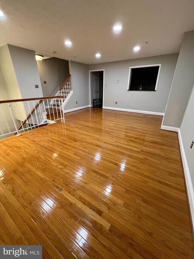Building Photo - 15504 Empress Way