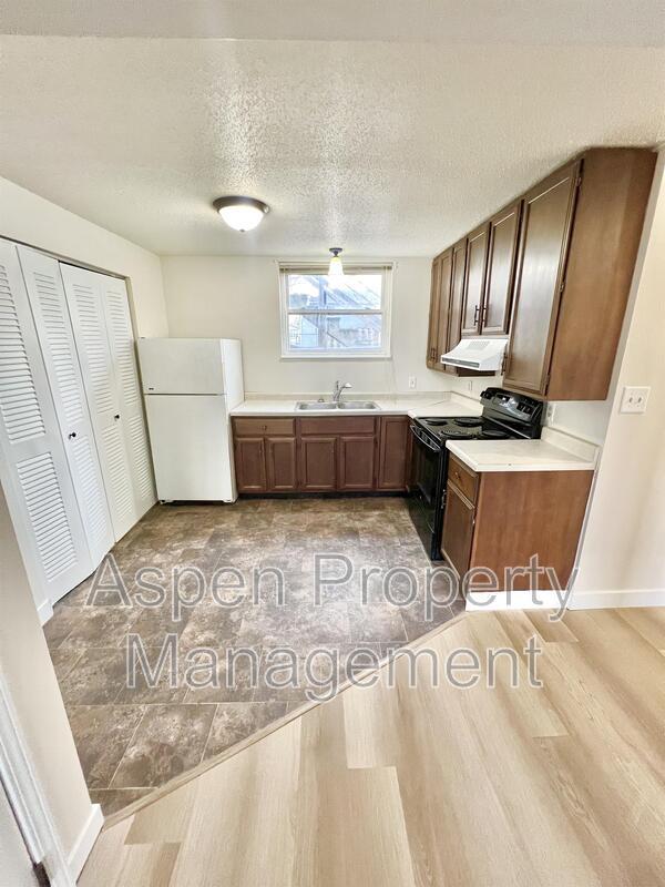 Foto del edificio - 2216 Piper Pl