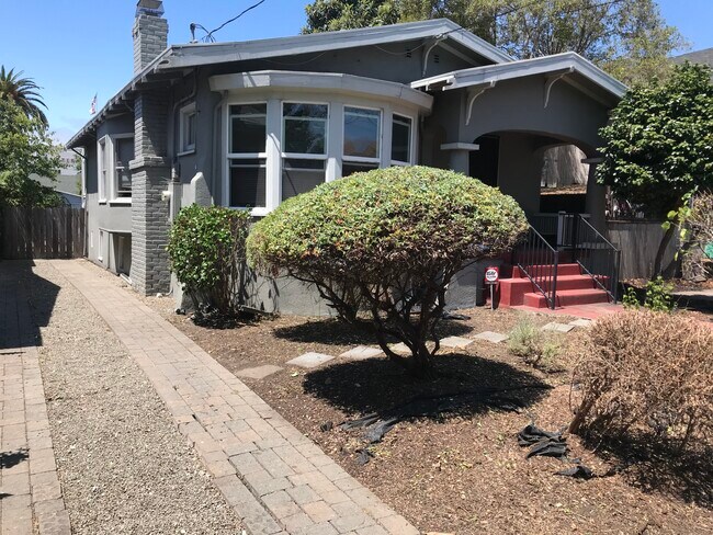 property front - 4315 Essex St
