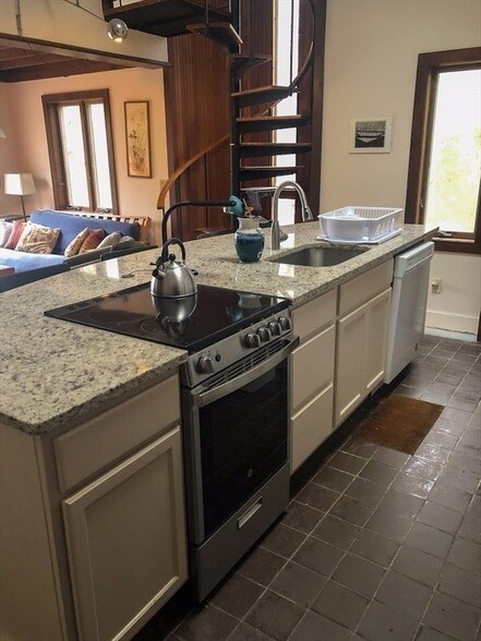 Foto del edificio - 53 Towhee Rd