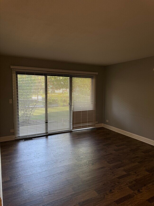 Foto del edificio - 216 Deerpath Ct