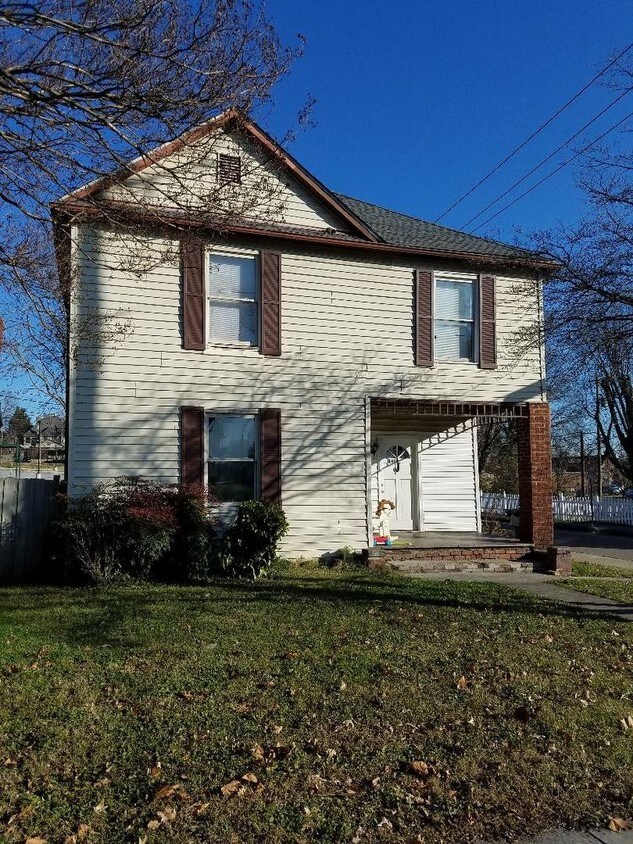 Building Photo - 1401 Hannah Ave - 1