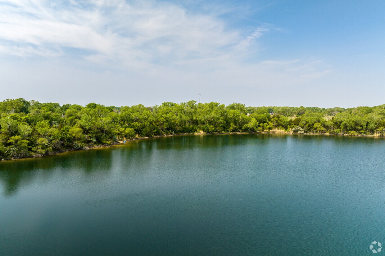 Magnolia Lake Apartments Apartments in Wichita, KS