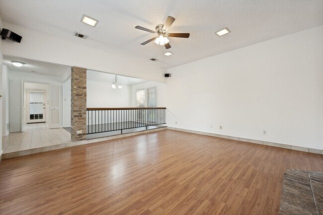 Foto del edificio - Charming 3-Bed Home in Coppell with Spacious Yard & Great Location