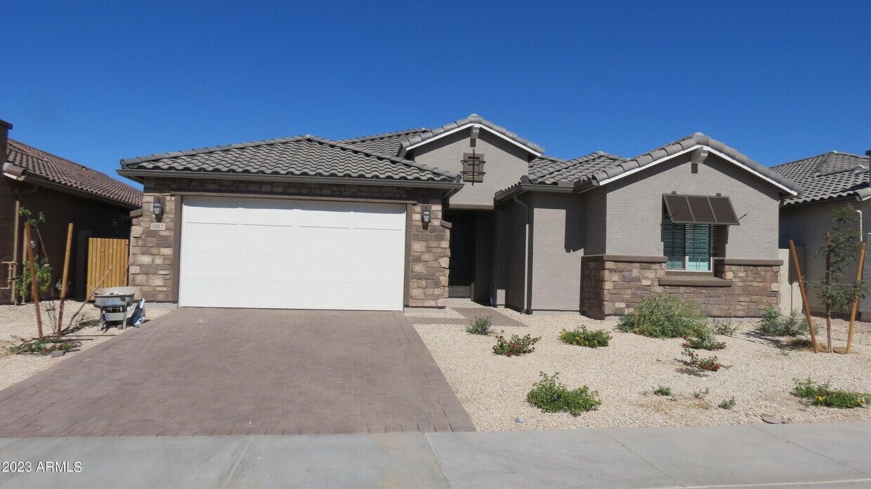 Foto principal - 5862 N 86th Dr