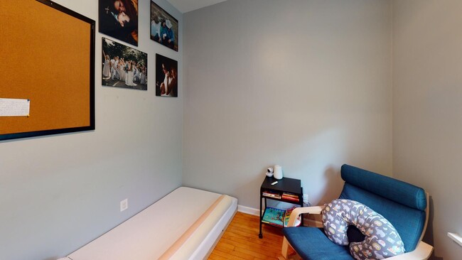 Foto del edificio - 4900 N Seeley Ave
