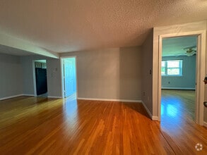 Building Photo - 119 Store Ave