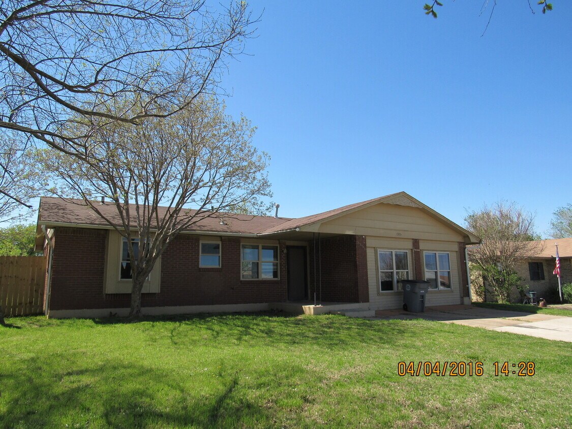 Great Family Home in The Eastside. House Rental in Lawton, OK