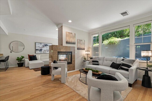 Foto del edificio - 182 Cuesta De Los Gatos