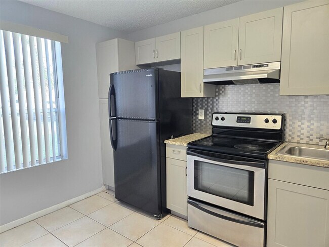Foto del edificio - 8100 SW 21st Ct