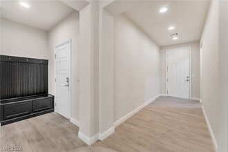 Building Photo - 9729 Ponderosa Skye Ct
