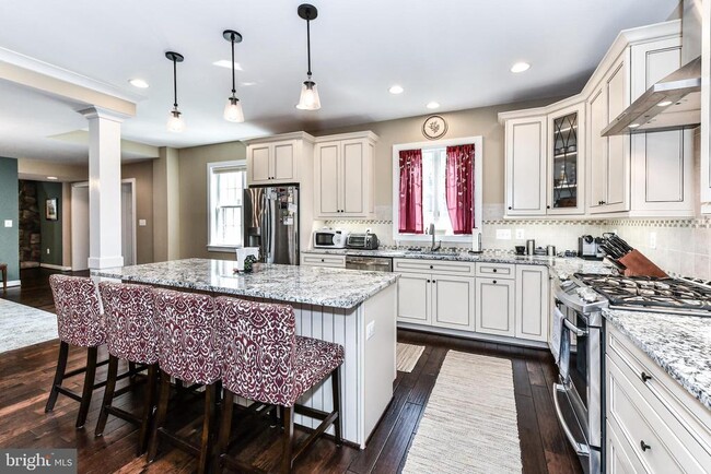 Building Photo - 3802 N Pershing Dr