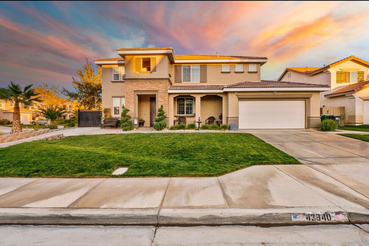 Foto principal - 43940 33rd St W