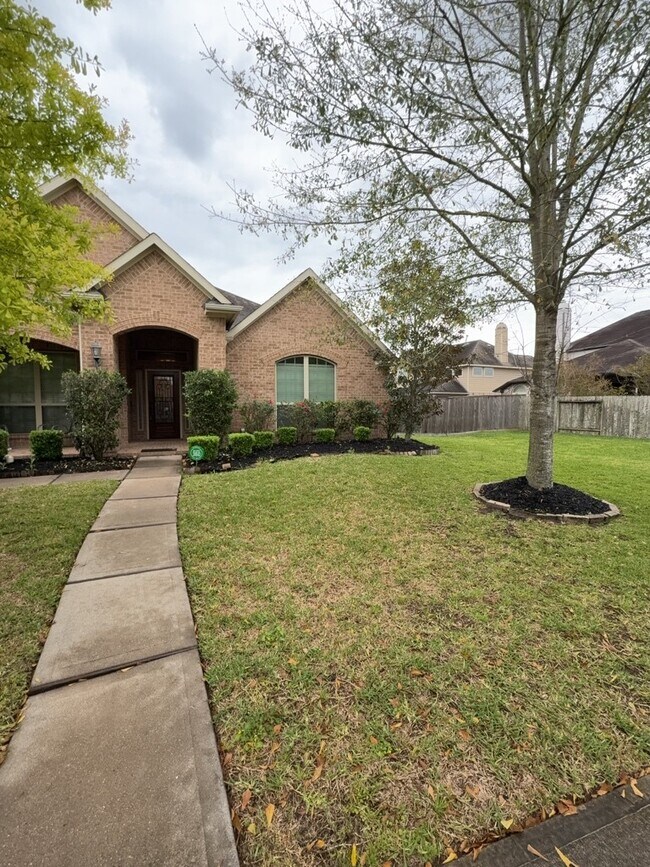 Foto del edificio - 8211 Mattwood Dr