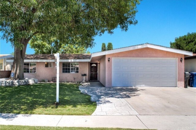 Foto principal - 19059 Wellhaven St