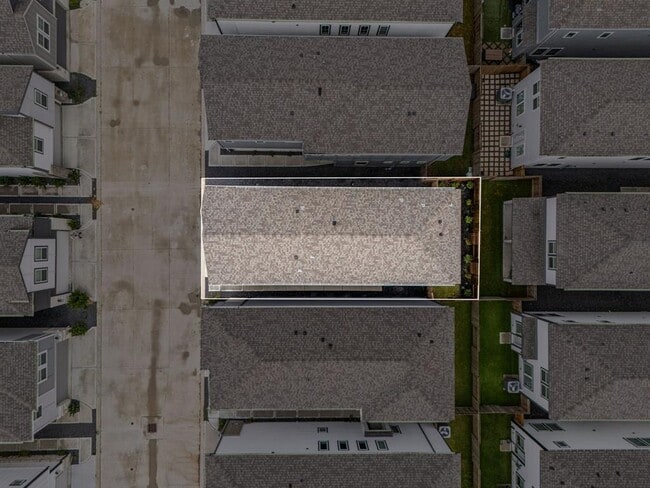 Building Photo - 9947 Storehouse Dr