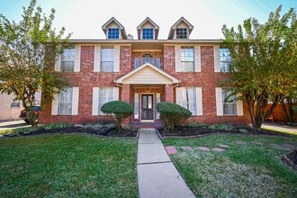 Building Photo - 9731 New Kent Dr