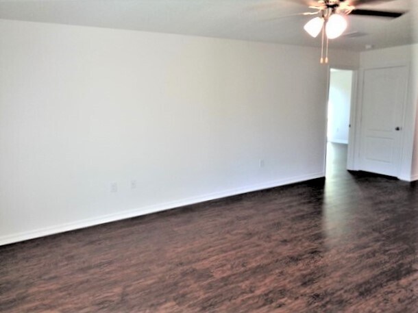 Foto del edificio - 809 Chatham Walk Drive