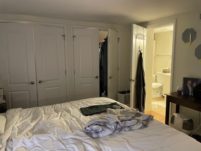 Foto del edificio - 2722 N Marshfield Ave