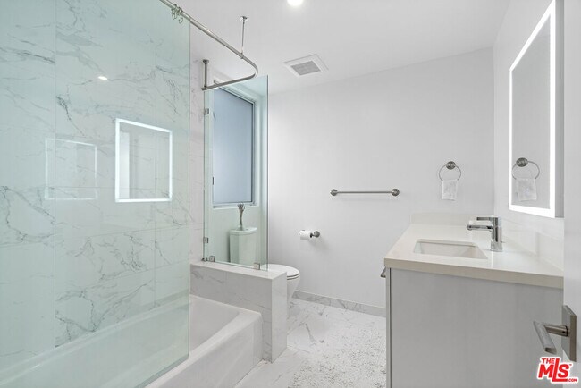 Foto del edificio - 507 Orlando Ave