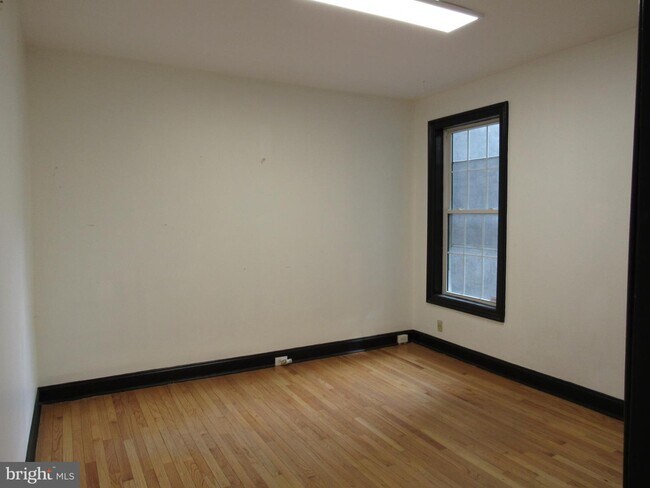 Building Photo - 1803 2nd St NW
