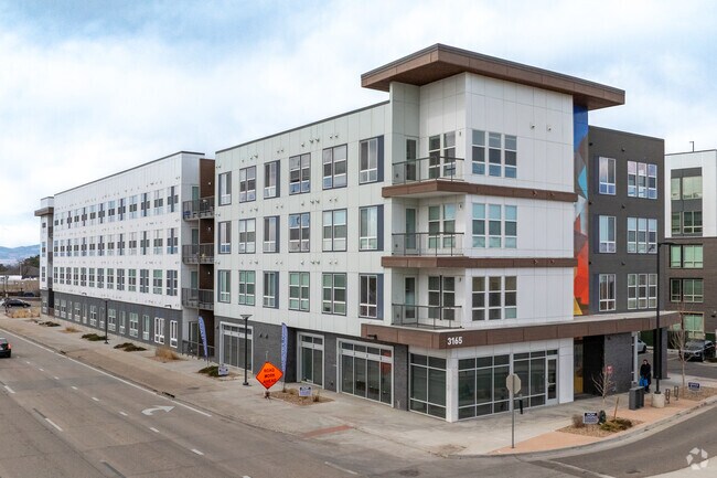 Vista alternativa del edificio - The Point Crossing