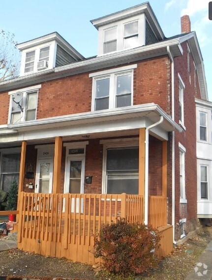 Building Photo - 2422 Boas St