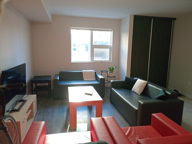 Photo du bâtiment - 338-338 Albert St