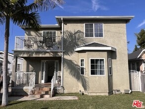 Building Photo - 2317 S Harcourt Ave