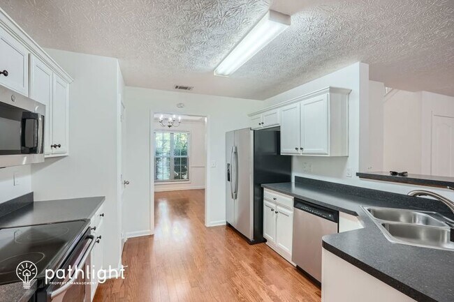 Building Photo - 315 Winthrop Dr