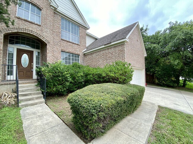 Foto del edificio - Gorgeous Four Bed Two & Half Bath home in ...