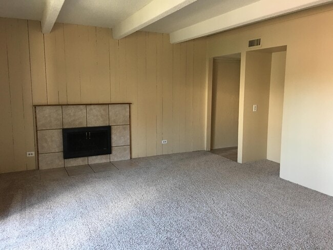 Building Photo - 9995 E Harvard Ave