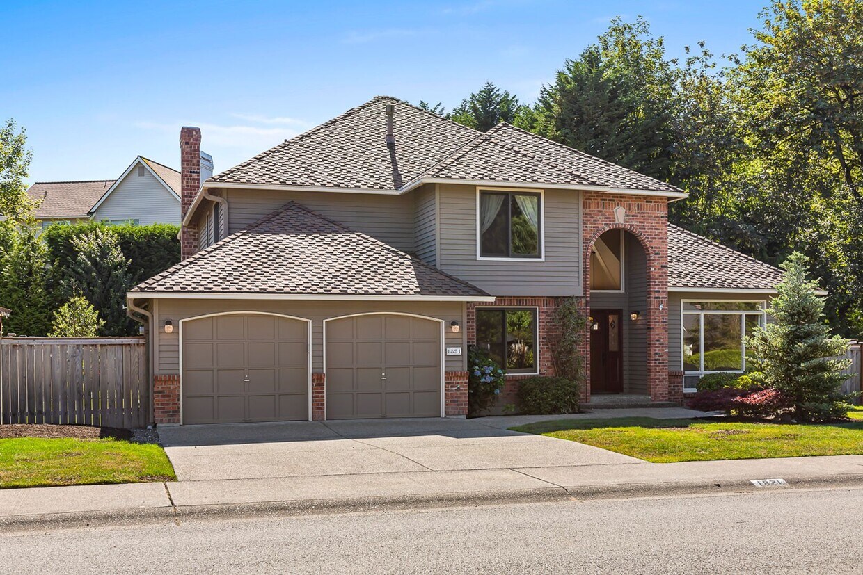 Primary Photo - Sammamish 3 bed 2.5 bath