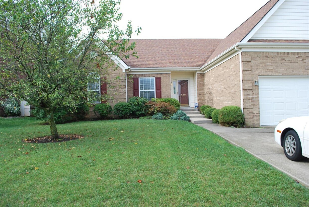 Primary Photo - 572 Wellington Way