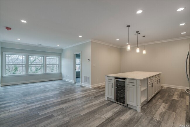 Building Photo - 110 New York Ave