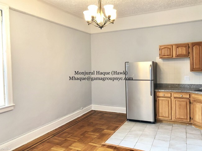 Building Photo - 1 br, 1 bath  - 7002 Ridge Blvd First floor