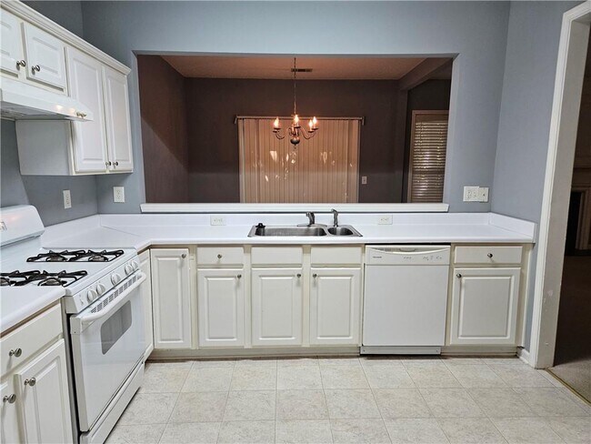 Foto del edificio - 4209 Royal Regency Cir