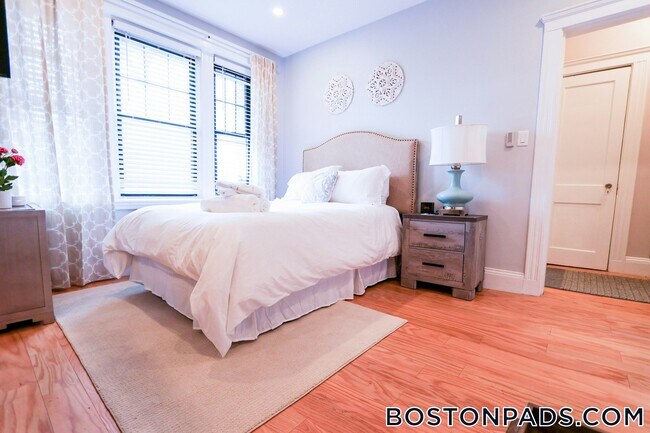 Foto del edificio - 185 Chestnut Hill Ave