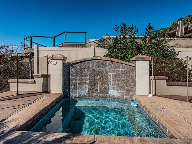 Building Photo - 5030 Pacifica Dr