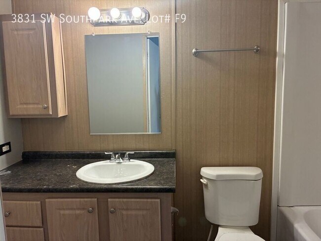 Foto del edificio - 3831 SW South Park Ave