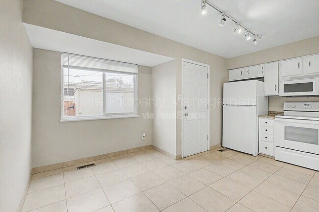 Foto del edificio - 8705 Santa Fe Dr