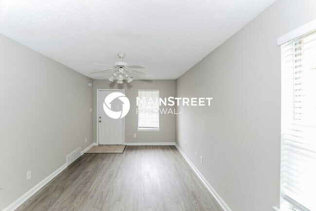 Building Photo - 3 Bedroom Pet-Friendly Home in CORDOVA, TN with Main Street Renewal