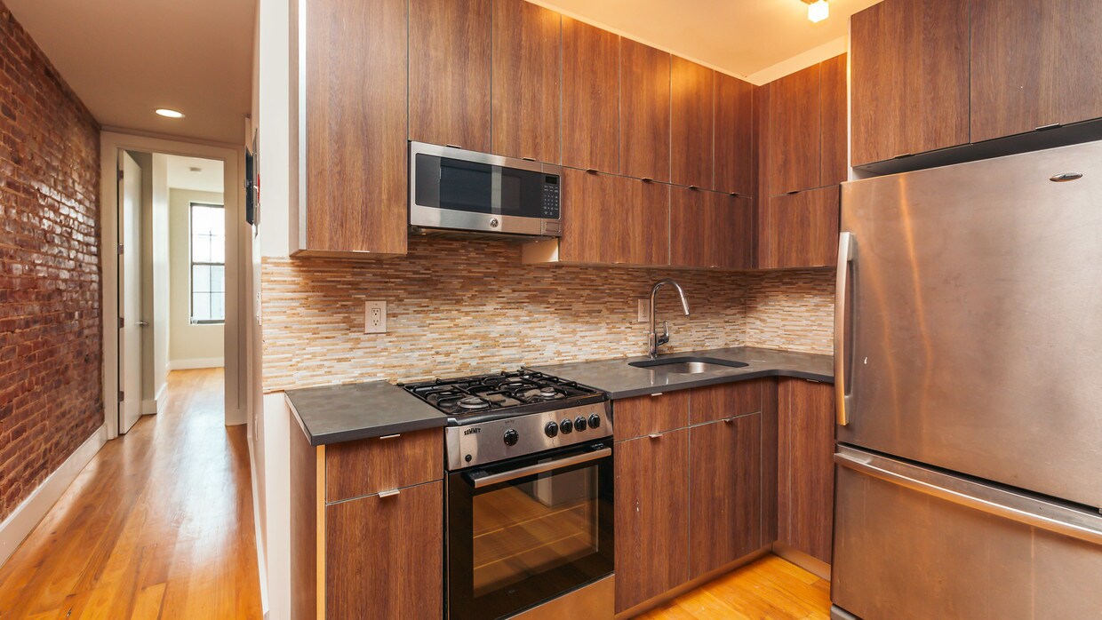Primary Photo - 17-15 Greene Ave