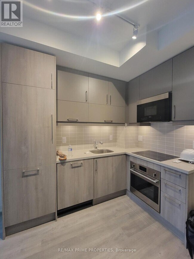 Photo du bâtiment - 8119 Birchmount Rd