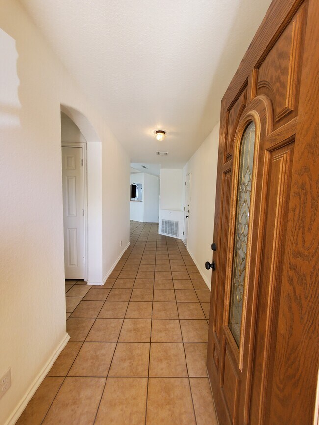 Front entrance - 144 Latigo Ln