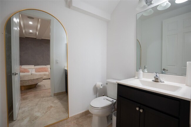 Foto del edificio - 4041 Devenshire Ct