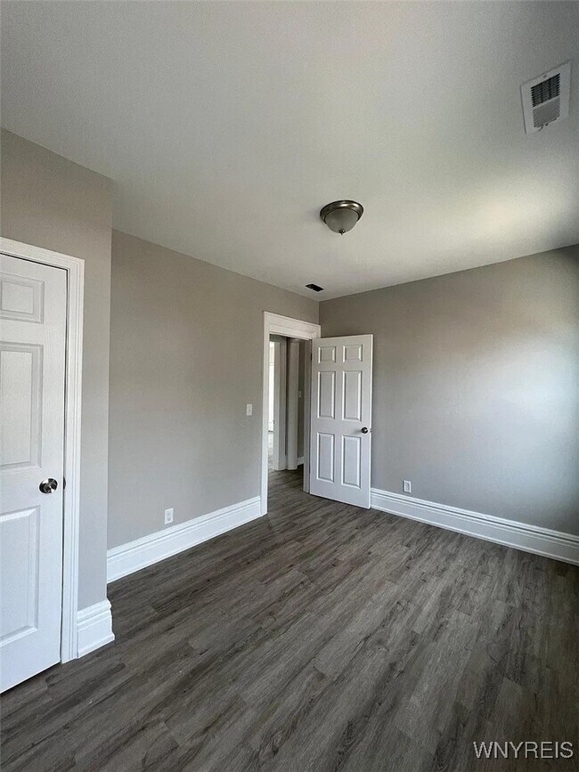 Building Photo - 355 Plymouth Ave