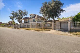 Building Photo - 16 Chaparral