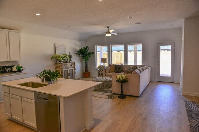 Building Photo - 31706 Carlisle Cv Ct
