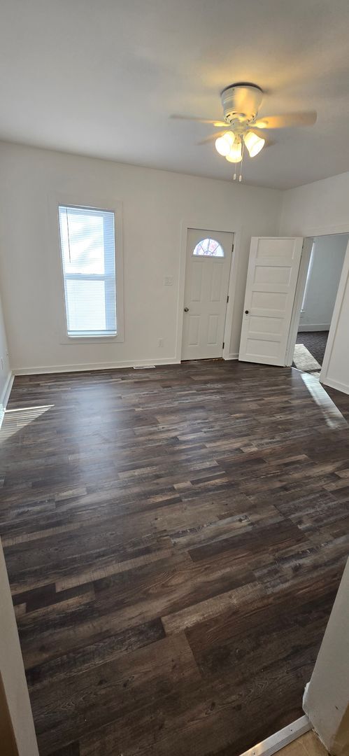 Foto del edificio - Remodeled 2 bedroom with Garage & small fe...